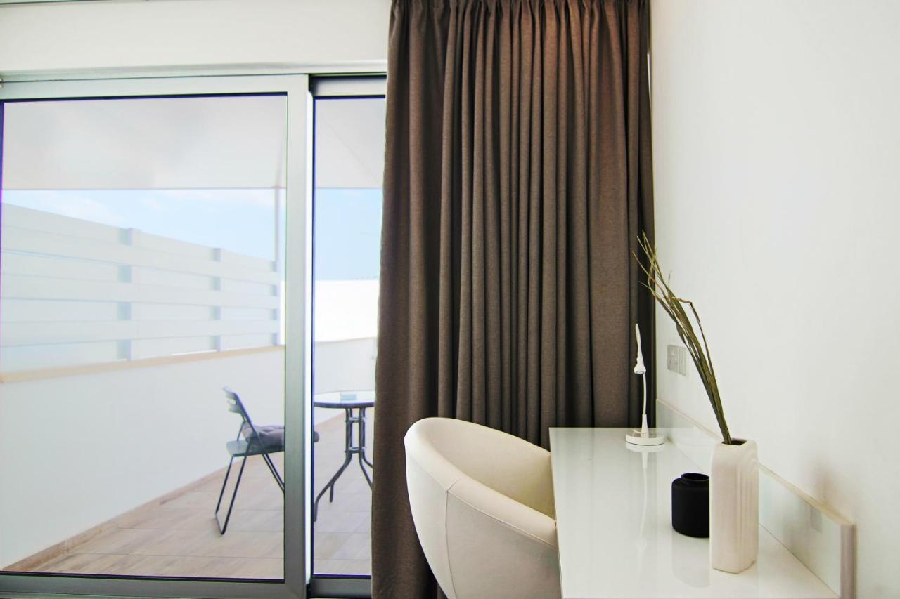 Phaedrus Living: Luxury Suite Nicosia 502 Exterior photo